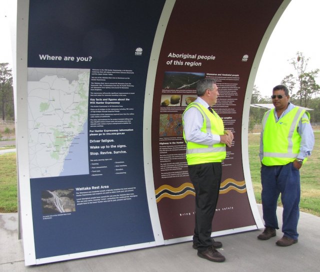 Opening of Hunter Expressway, minister Duncan Gay and Laurie Perry, Wonnarua Nation Aboriginal Corporation 2014